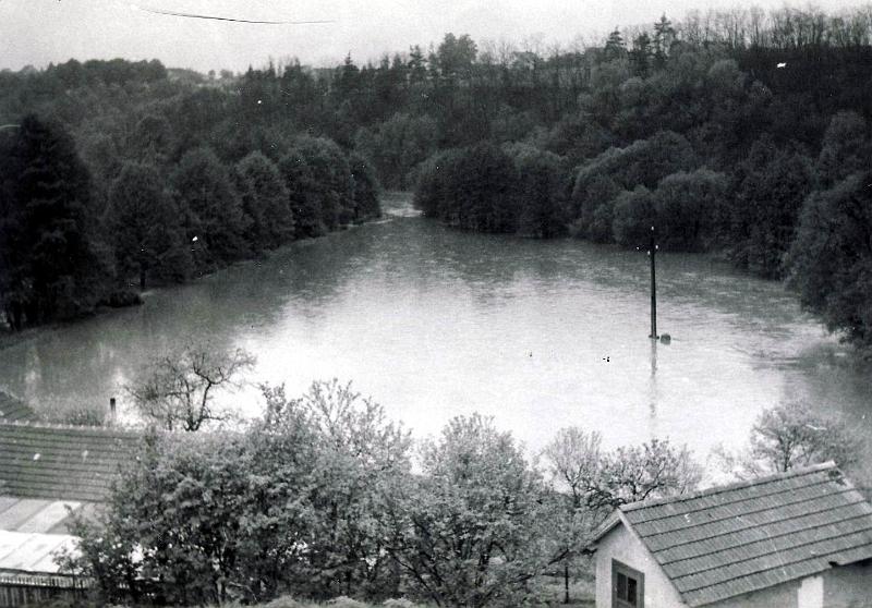Povodne_1985-9.JPG
